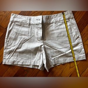 Loft. NWT. Size 6 mid rise 3” inseam light khaki shorts